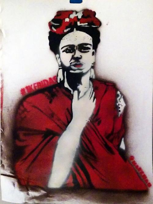 Frida En Rojo (Uno Al Doce) 
